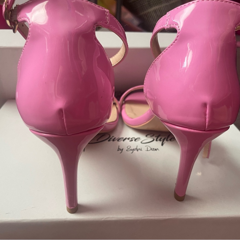 Pink kitten heels by Diverse Style